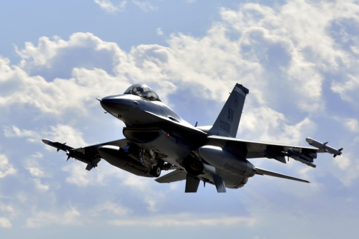 Μαχητικό F-16 συνετρίβη στο Νέο Μεξικό - Ο πιλότος σώθηκε