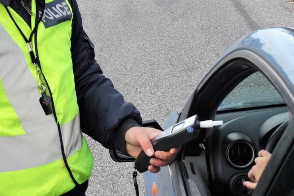 Καταδίωξη 34χρονης οδηγού στην Αττική