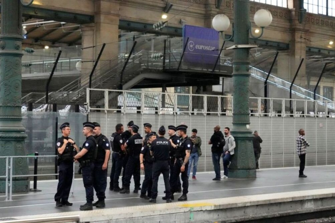 https://www.iefimerida.gr/sites/default/files/styles/medium_article_image/public/2025-03/gare_du_nord_bomba_ap_7.3.25.jpg?itok=VkHRNWa6