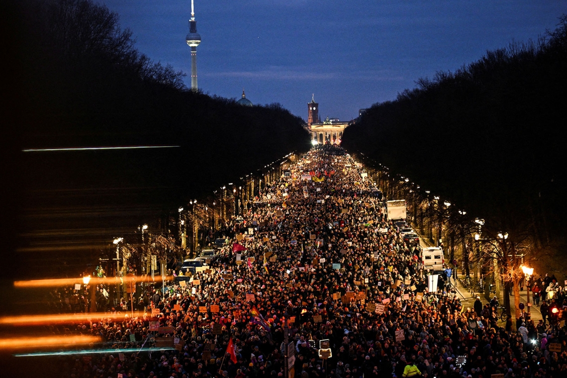 https://www.parapolitika.gr/images/640x360/jpg/files/2025-03-05/afd-germania-times.jpg