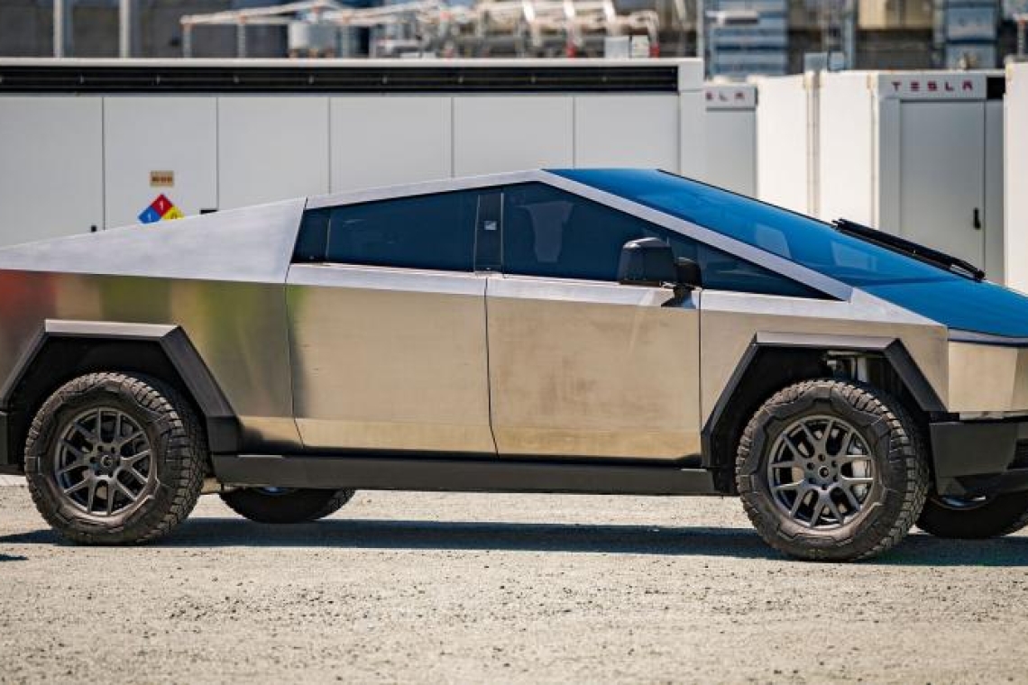 Ανακαλούνται σχεδόν όλα τα Cybertruck της Tesla στις ΗΠΑ