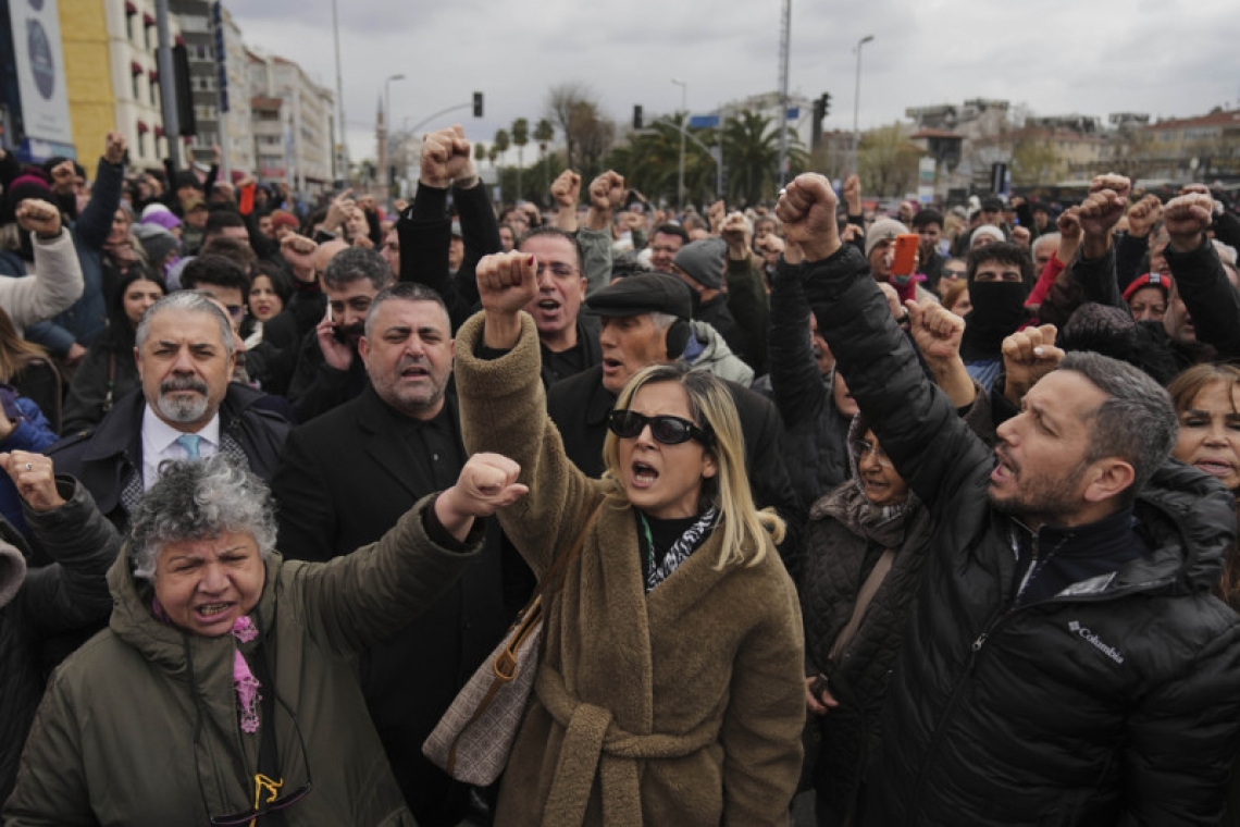 Οι διαδηλώσεις στην Κωνσταντινούπολη για τον Εκρέμ Ιμάμογλου δυναμώνουν