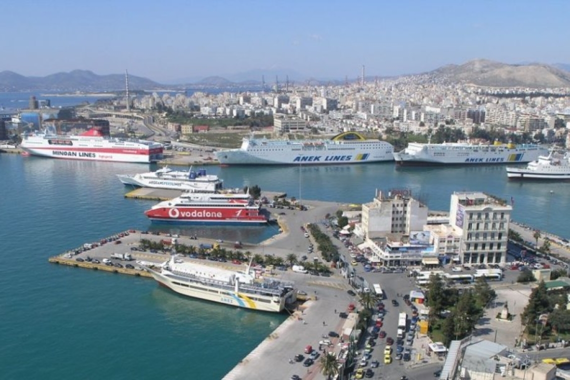 Ηλικιωμένος βρέθηκε αναίσθητος σε πλοίο στον Πειραιά