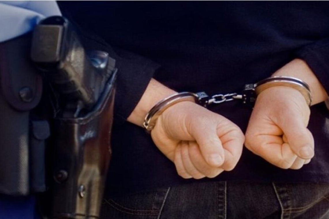 Σύλληψη μέλους συμμορίας διαρρήξεων στην Άρτα με οπλισμό
