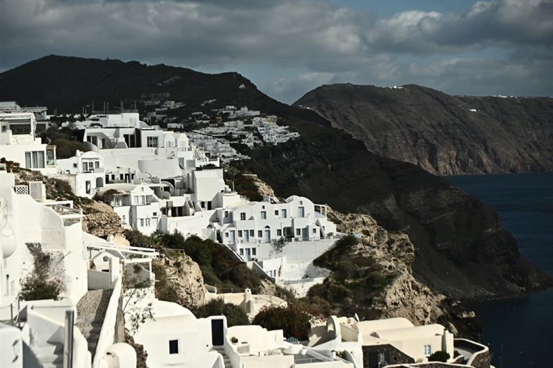 Επιπτώσεις σεισμών και πλημμυρών στις πασχαλινές τουριστικές κρατήσεις στα νησιά