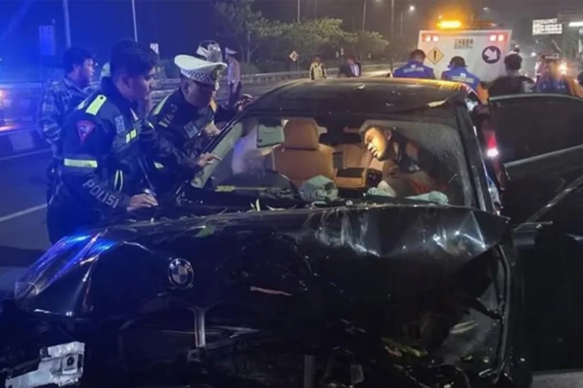 https://www.newsit.gr/wp-content/uploads/2025/04/indonesia_car_bridge-1200x630.jpg