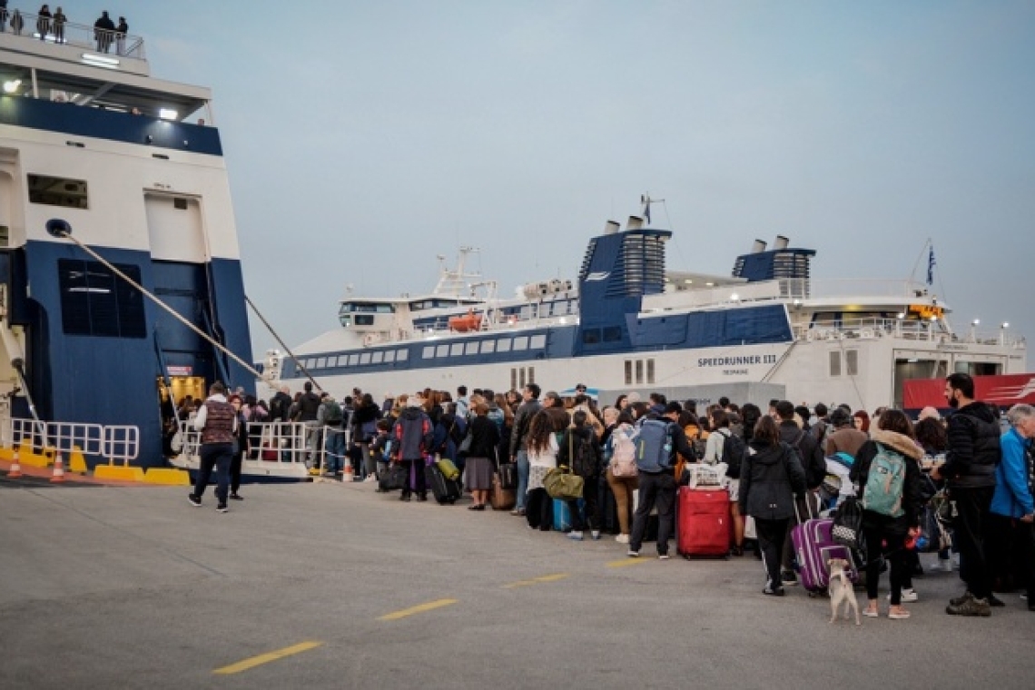 Μεγάλη έξοδος για το Πάσχα: Πλοία με 70% πληρότητα φεύγουν από τα λιμάνια