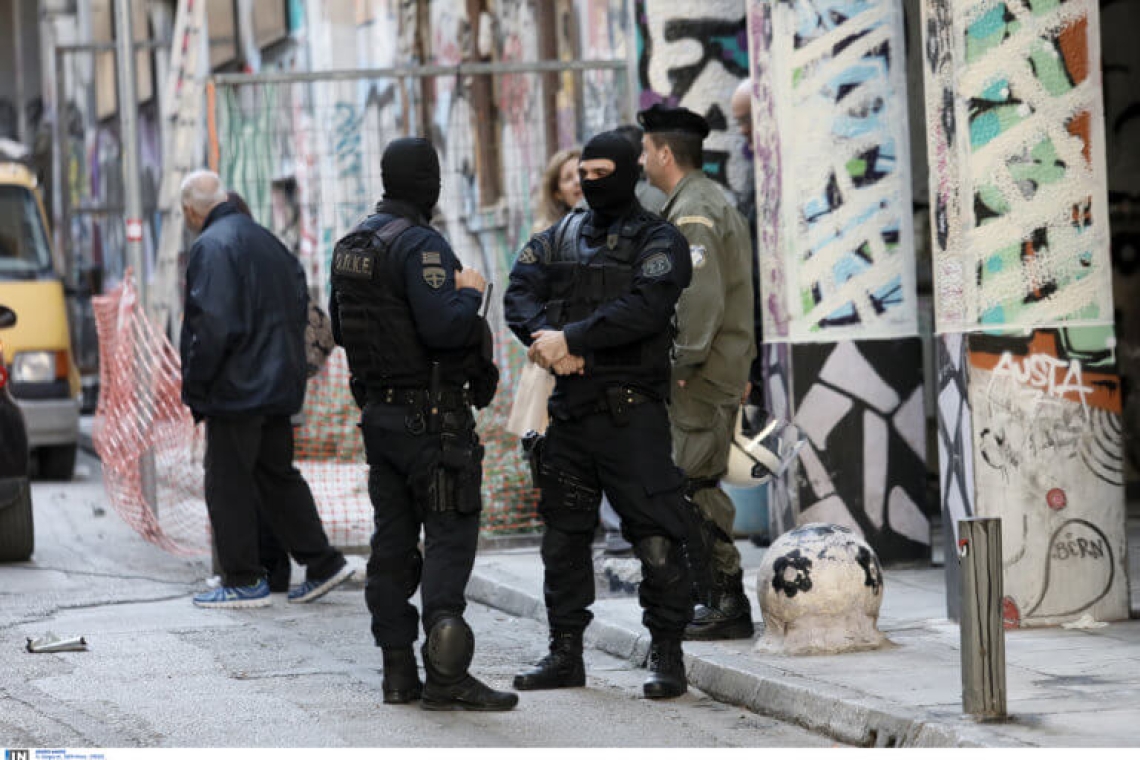 Αστυνομική επιχείρηση στα Εξάρχεια: Κατασχέσεις και έρευνες από τις Αρχές