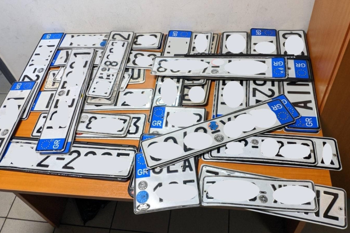 Ο Δήμος Αθηναίων επιστρέφει πινακίδες για τις γιορτές Πάσχα