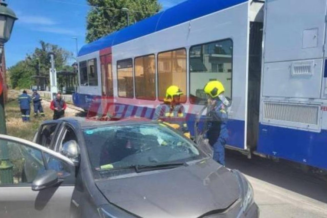 Σοκαριστικό ατύχημα στην Πάτρα: Αυτοκίνητο συγκρούστηκε με τρένο