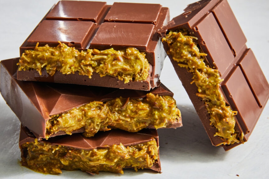 https://img.cnngreece.gr/img/1290/max/80/2025/04/15/ac4167eb-dubai-choco1.jpg?t=N3YpdlmPgqWnvv02njn6fw