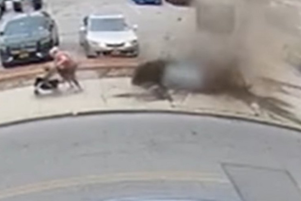 https://www.enikos.gr/wp-content/uploads/2025/04/ny-manhole-explosion-1.jpg