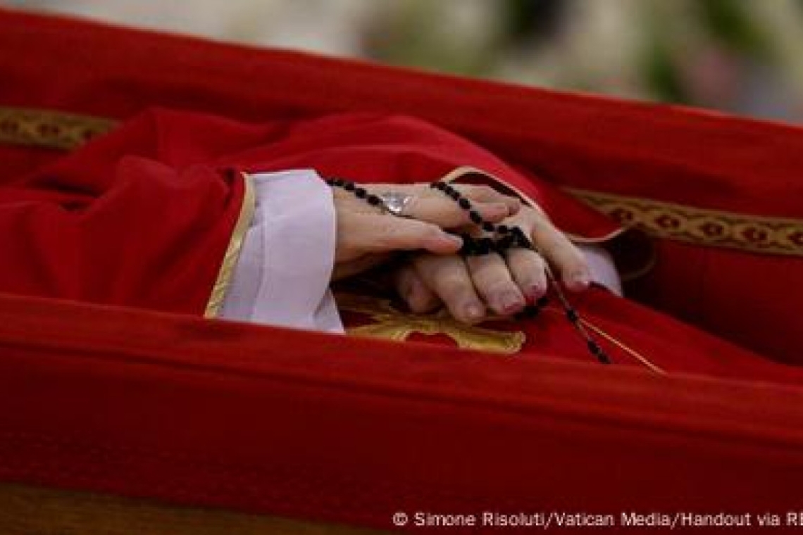 Ο Κυριάκος Μητσοτάκης θα δώσει το παρόν στην κηδεία του Πάπα Φραγκίσκου