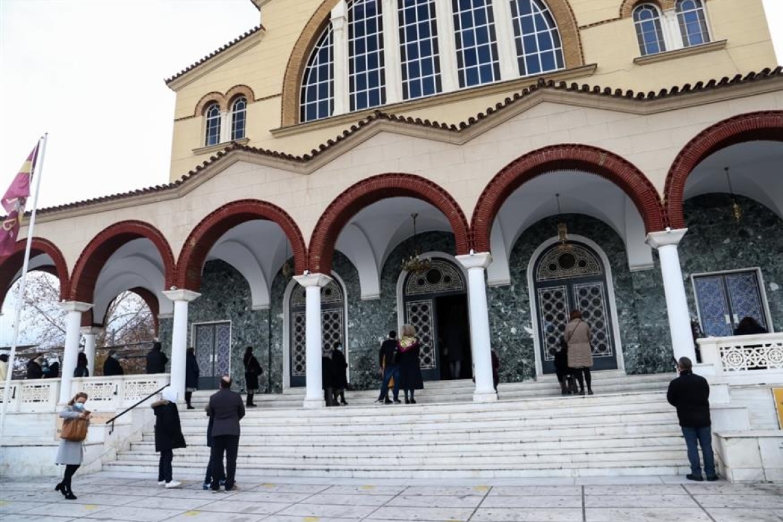 Εγκληματική ομάδα στη Λάρισα έκλεβε τάματα και καμπάνες από δεκάδες ναούς