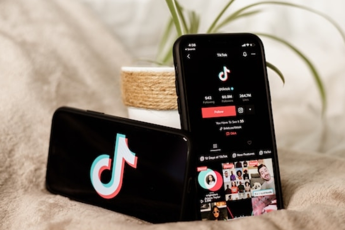 Πώς να βγάλεις χρήματα από το YouTube, το Spotify και το TikTok