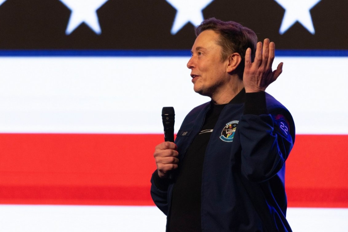 https://www.iefimerida.gr/sites/default/files/styles/medium_article_image/public/2025-05/elon-musk-kapelo-gulf-of-america-lefkos-oikos-2025-04-30.jpg?itok=4MFsUDDB
