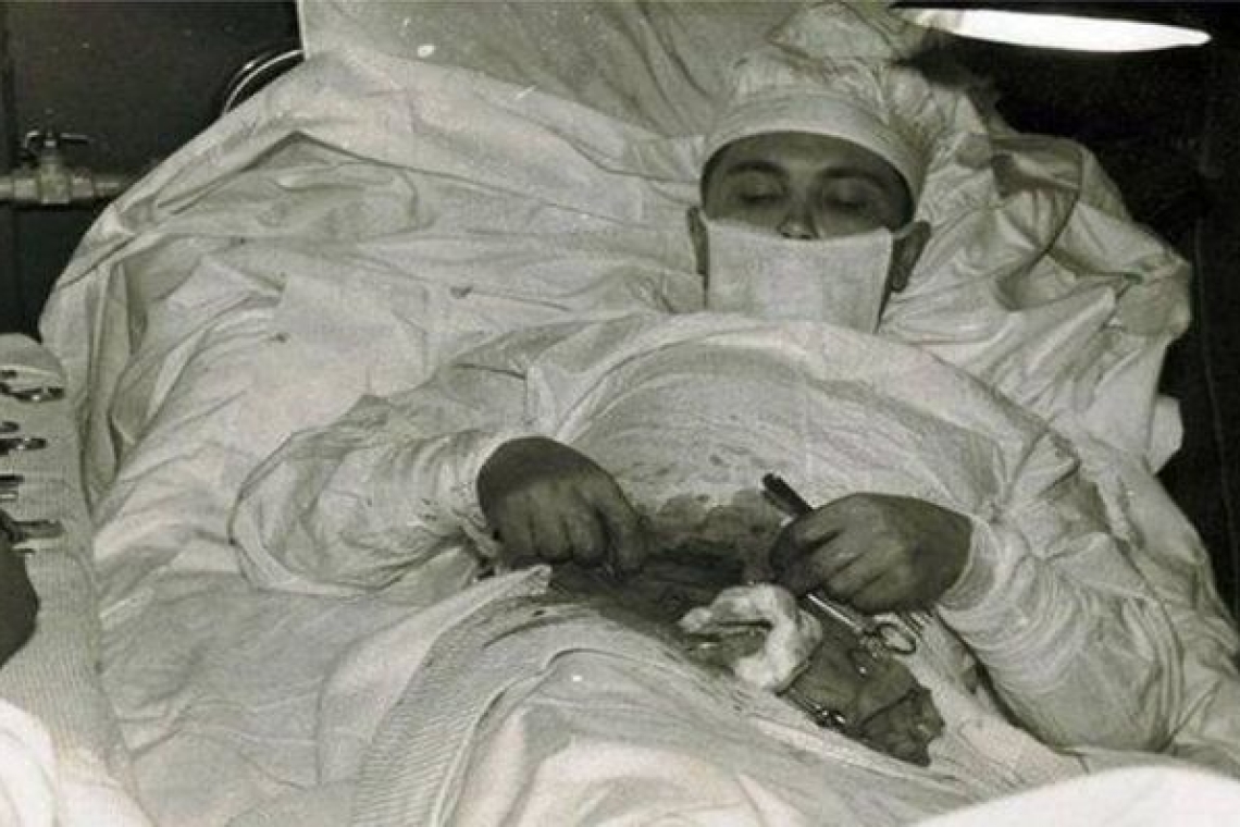 Ο γιατρός που χειρούργησε τον εαυτό του στον Νότιο Πόλο