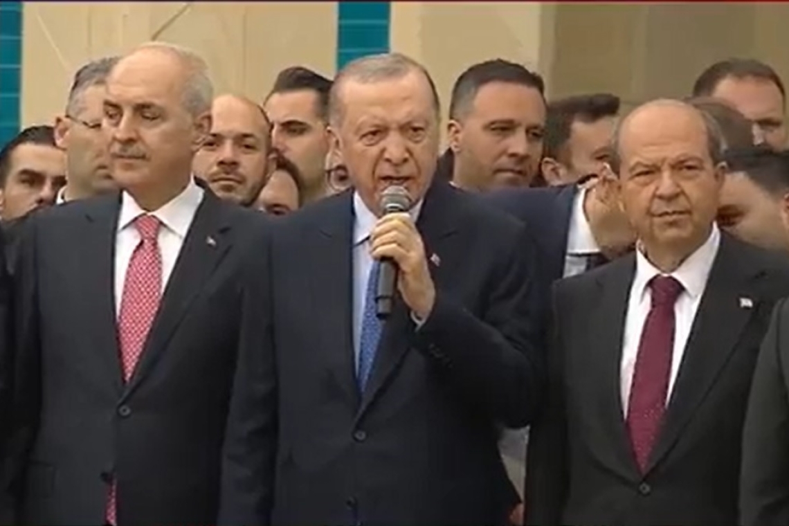 https://img.cnngreece.gr/img/1290/max/80/2025/03/24/aceae30d-AP24285352547579.jpg?t=bEbZLORBmUCMEDePqQBvKg