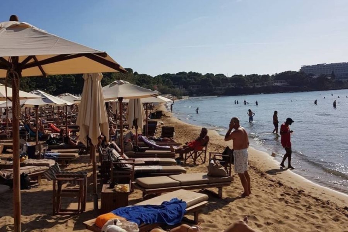 Καλοκαιρινή προθέρμανση: Οι παραλίες γέμισαν κόσμο το Σαββατοκύριακο