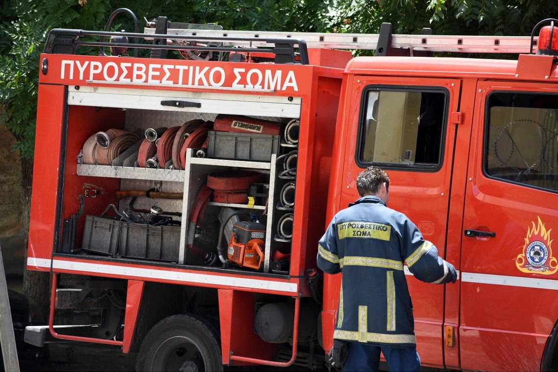 Φωτιά κατέστρεψε εγκαταλελειμμένο σπίτι στη Νέα Κερασιά Θεσσαλονίκης