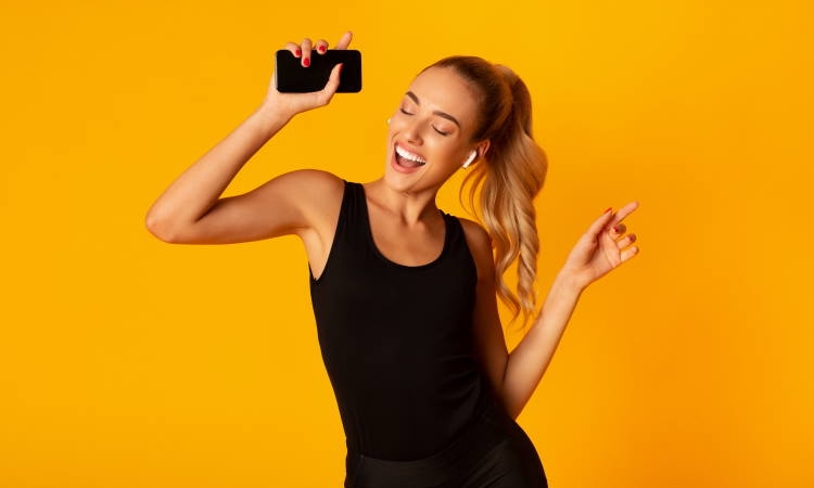 Οι άνθρωποι που χαμογελούν πολύ έχουν κρύψει τα πιο μεγάλα σκοτάδια