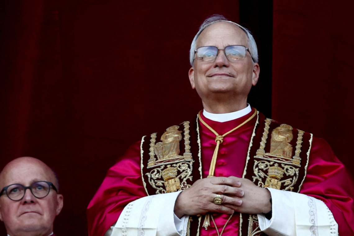 https://www.iefimerida.gr/sites/default/files/styles/medium_article_image/public/2025-05/papas-leon-platia.jpg?itok=49Qzb4-M