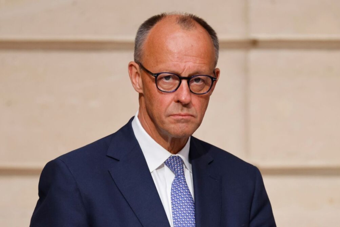 https://www.iefimerida.gr/sites/default/files/styles/medium_article_image/public/2025-05/friedrich-merz-germanos-kagkelarios-skouro-mple-sakaki.jpg?itok=rcbpk4-a