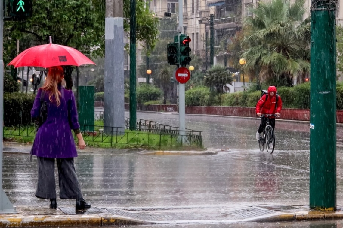 Βροχερός καιρός και καταιγίδες στην Αττική σήμερα