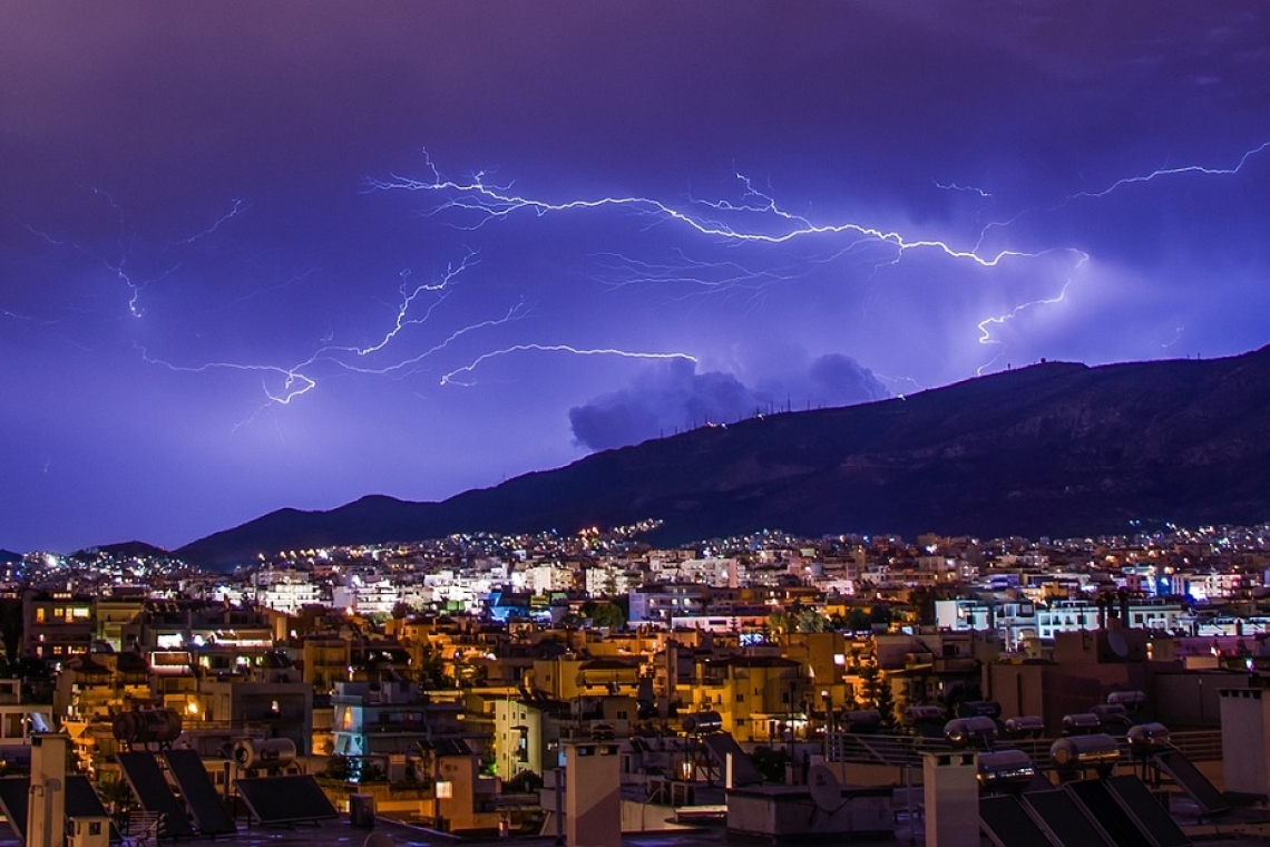 Ισχυρές καταιγίδες και άνεμοι από την κακοκαιρία Ines