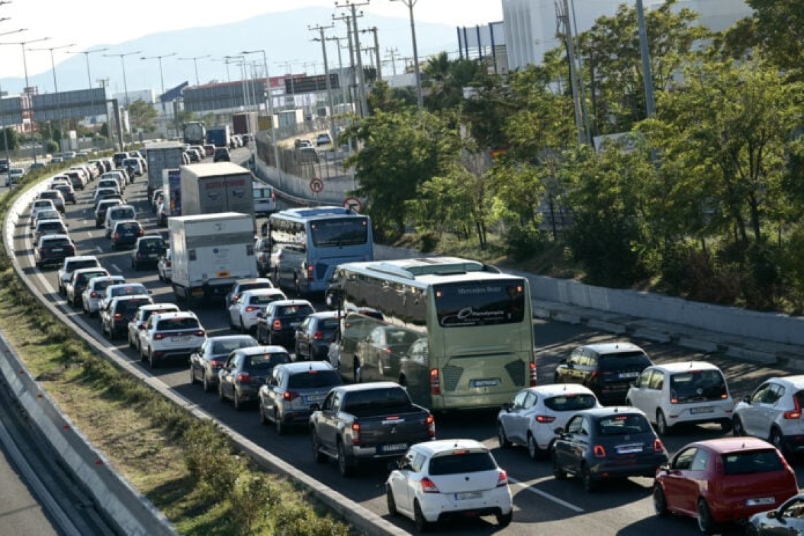 Αυξημένη κίνηση σε Κηφισό και Κηφισίας: Κυκλοφοριακό χάος στην Αθήνα