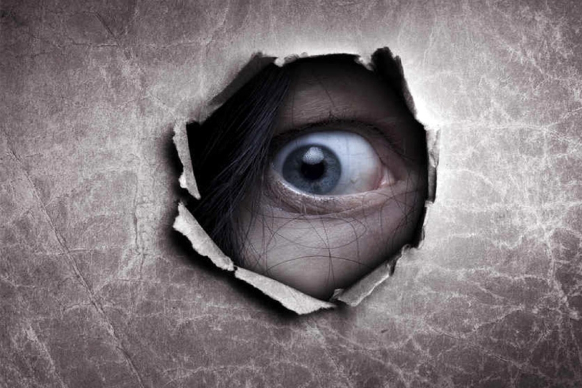 Stalking: Η σιωπηλή τρομοκρατία της καθημερινότητας