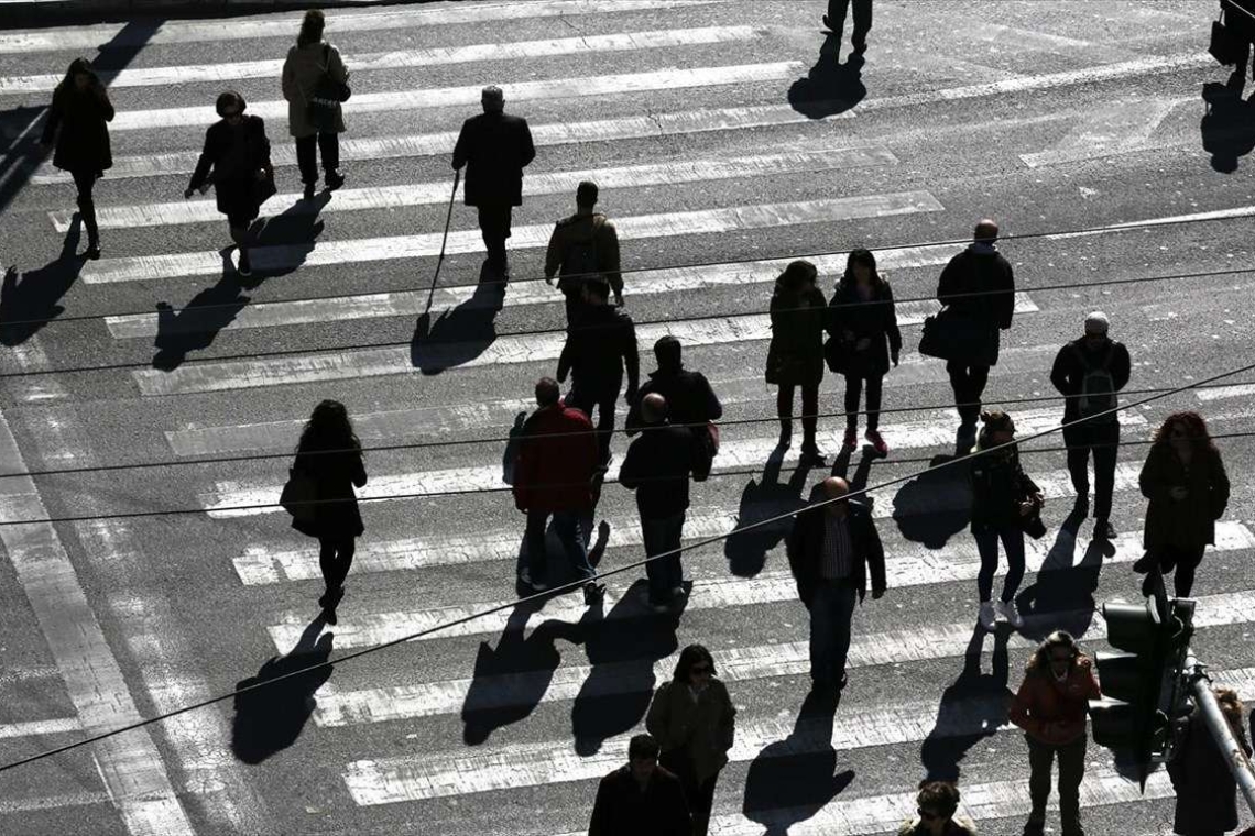 Ετήσια μείωση των ανέργων: Σημαντικά στοιχεία για τον Απρίλιο