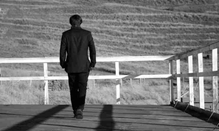 Η εποχή που όλοι φεύγουν από παντού