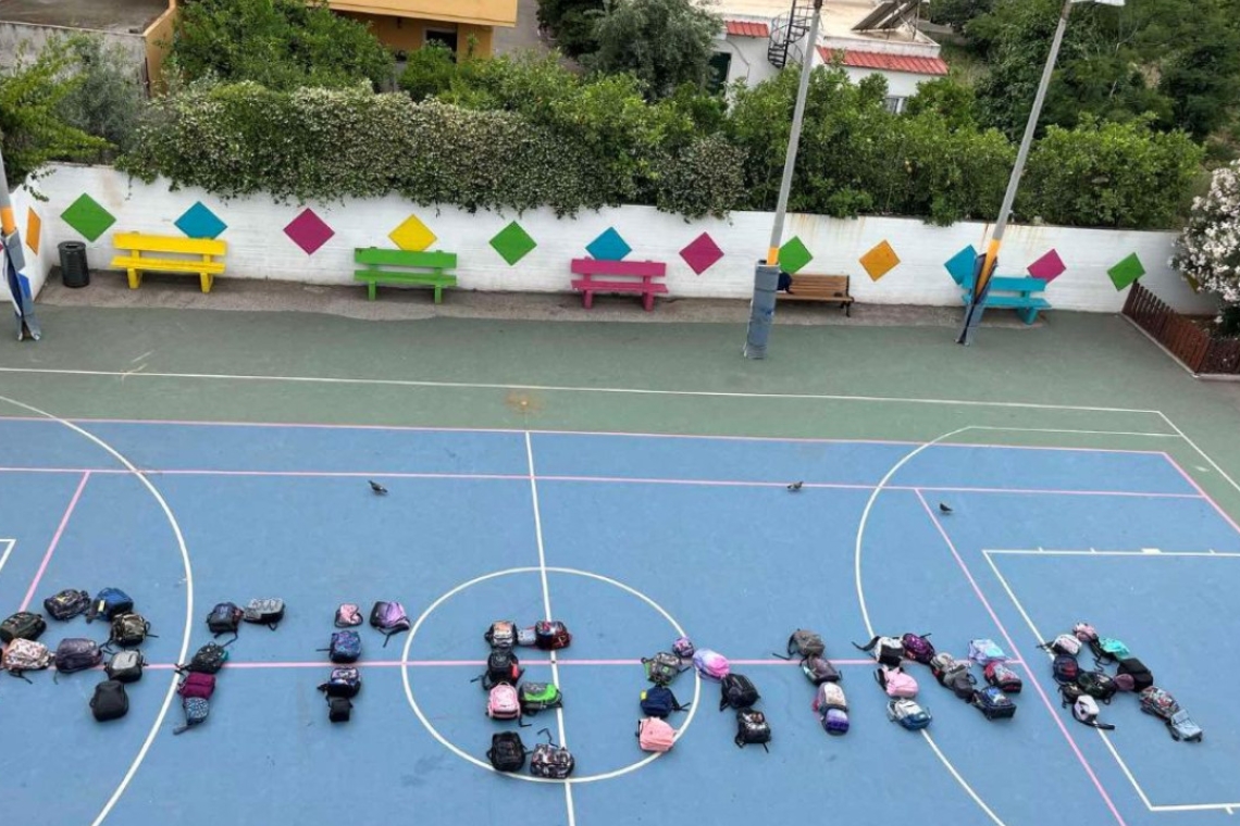 Συγκλονίζουν τα αποχαιρετιστήρια λόγια για την 7χρονη Αγγελίνα στην Καλλιθέα