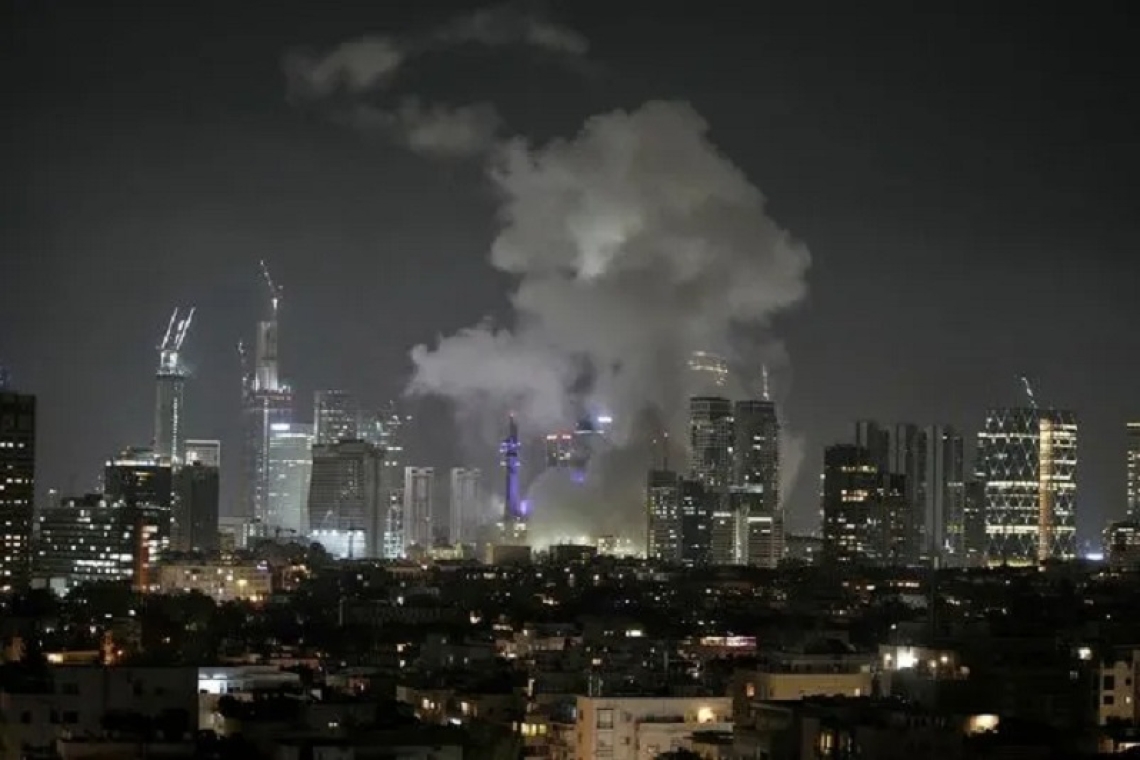 Επιχείρηση απεγκλωβισμού Ελλήνων από το Ιράν ξεκινά ο Γεραπετρίτης