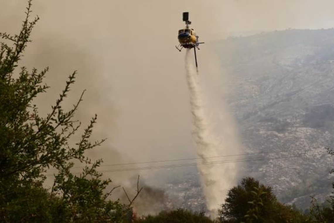Εναέρια βοήθεια στη φωτιά στην Αλεξανδρούπολη για την κατάσβεση