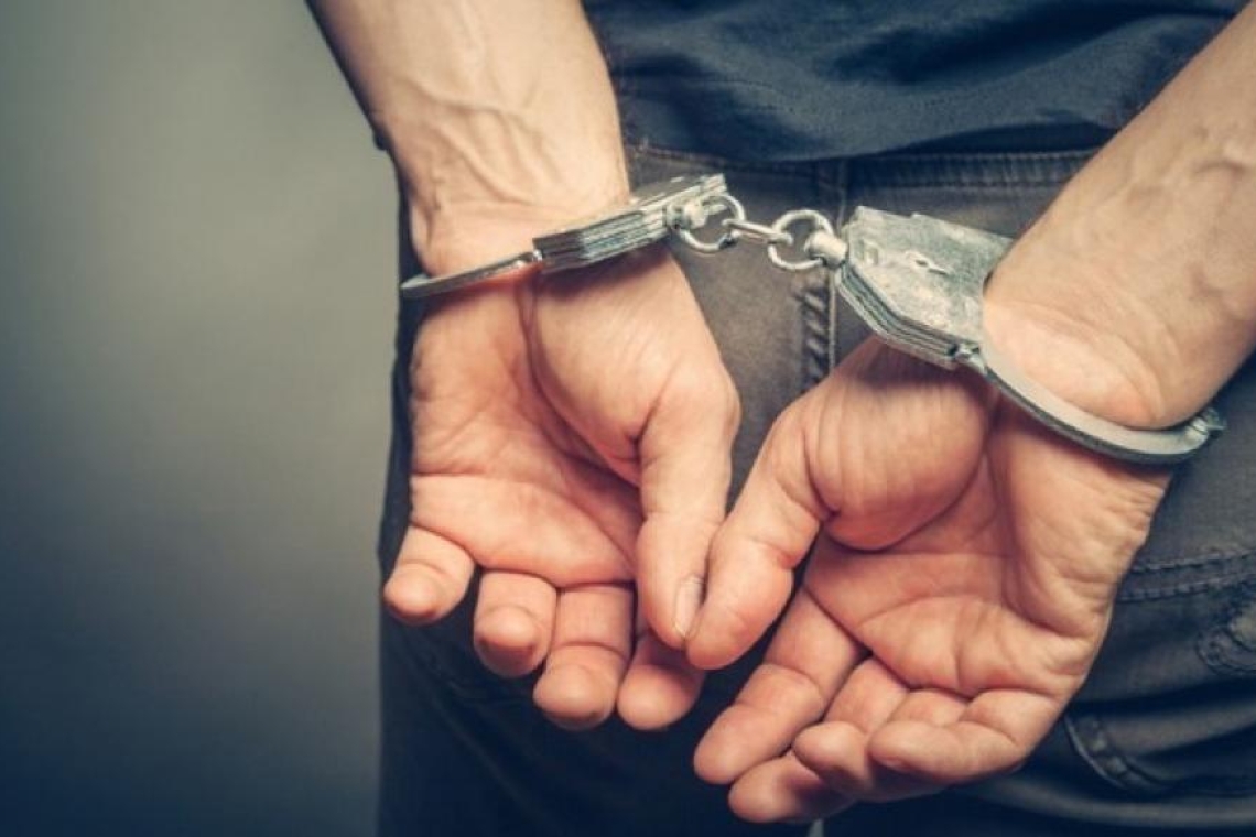 Σύλληψη στη Θεσσαλονίκη για παράνομη μεταφορά μεταναστών στον Έβρο