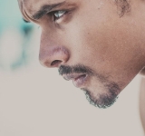 Μην ξεχνάς ποιος ήσουν όταν κανείς δεν σε κοίταζε