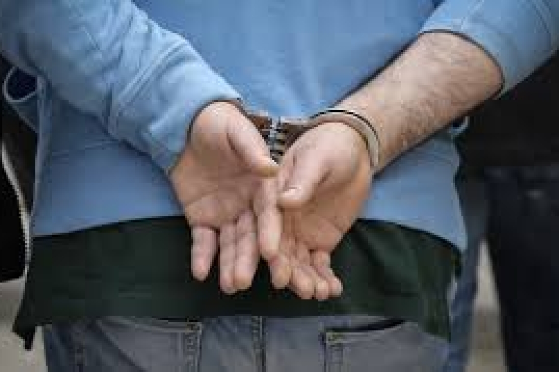 Σύλληψη 26χρονου στην Καλλιθέα για κατοχή ναρκωτικών στη μοτοσικλέτα