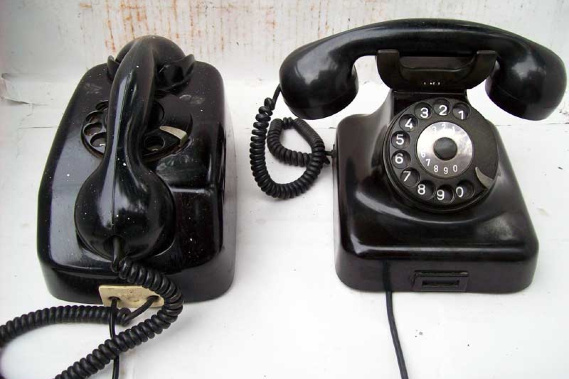 Τα τηλέφωνα με δίσκο και το… λάθος νούμερο