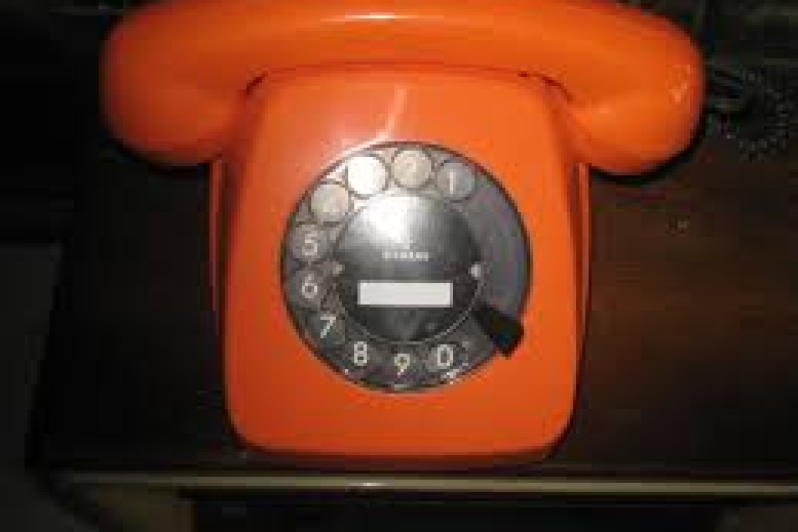 Όταν περιμέναμε το τηλέφωνο του θείου από την Αυστραλία