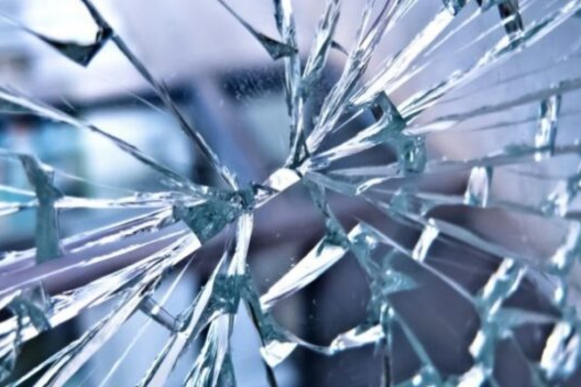 Το γυαλί που “θεραπεύεται” μόνο του