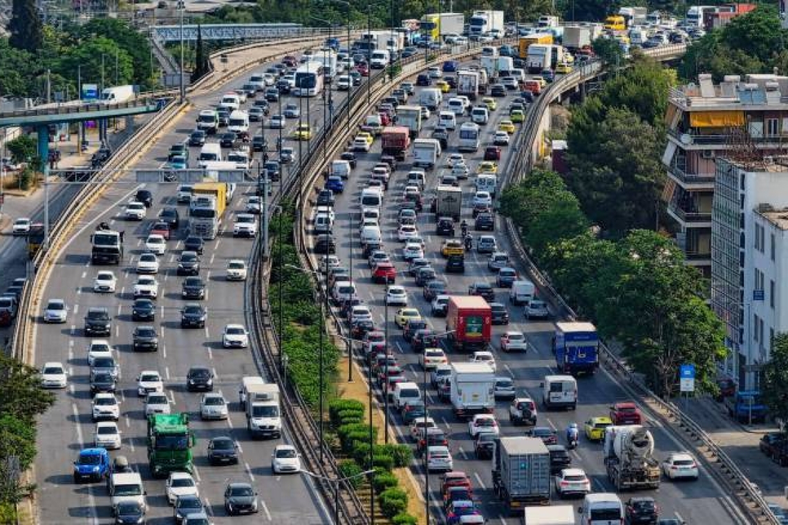 Κυκλοφοριακό χάος σε Κηφισό, Αττική Οδό και κέντρο Αθήνας