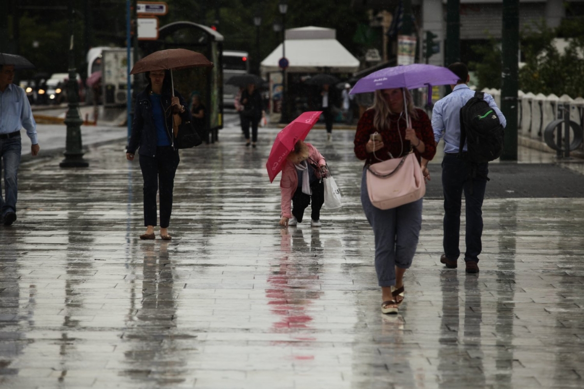 Ανατροπή με τον καιρό: Πτώση θερμοκρασίας και καταιγίδες στην Αττική