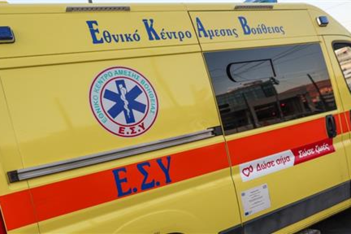 Σύγκρουση αυτοκινήτων στο Γαλαξίδι με σοβαρούς τραυματισμούς