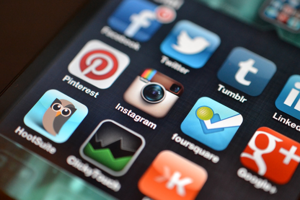 Ανησυχία για την ενδεχόμενη απαγόρευση των social media από τους ανήλικους στην Αυστραλία