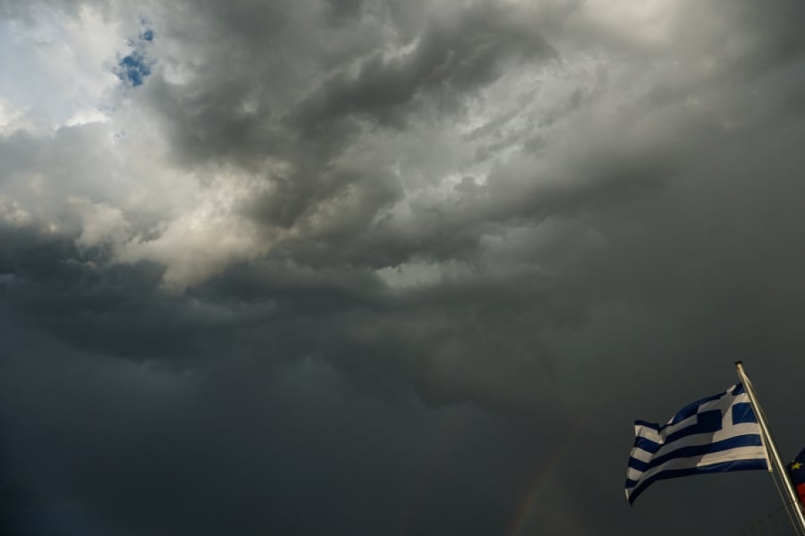 Οι καιρικές συνθήκες σήμερα: Καταιγίδες και δροσιά στο Ιόνιο και τα ηπειρωτικά