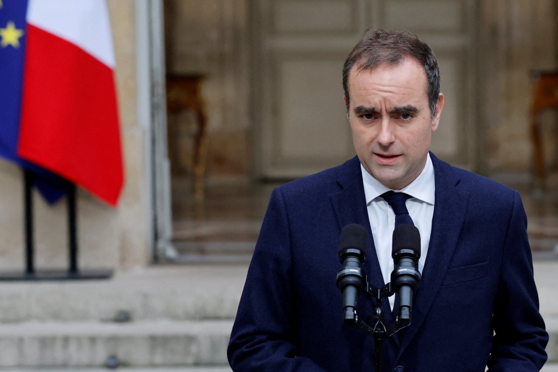 Γαλλία: Απαλλαγή της κυβέρνησης Λεκορνί μετά την πρόταση μομφής