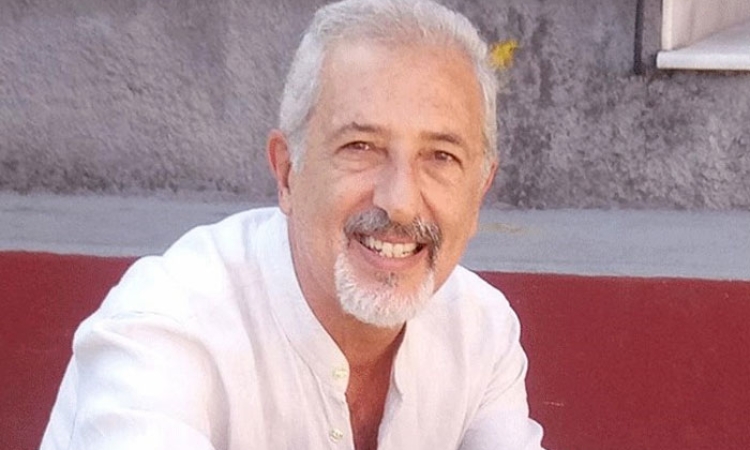 Νίκος Παπανικολάου: Συνέντευξη με τον σπουδαίο συγγραφέα και εκδότη