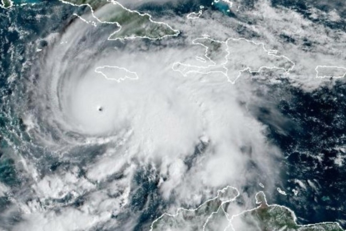 Προειδοποίηση για τον επικίνδυνο τυφώνα Μελίσα που απειλεί την Τζαμάικα